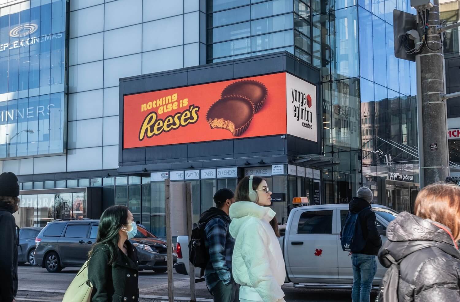 5 reasons to lead with imagery in DOOH advertising